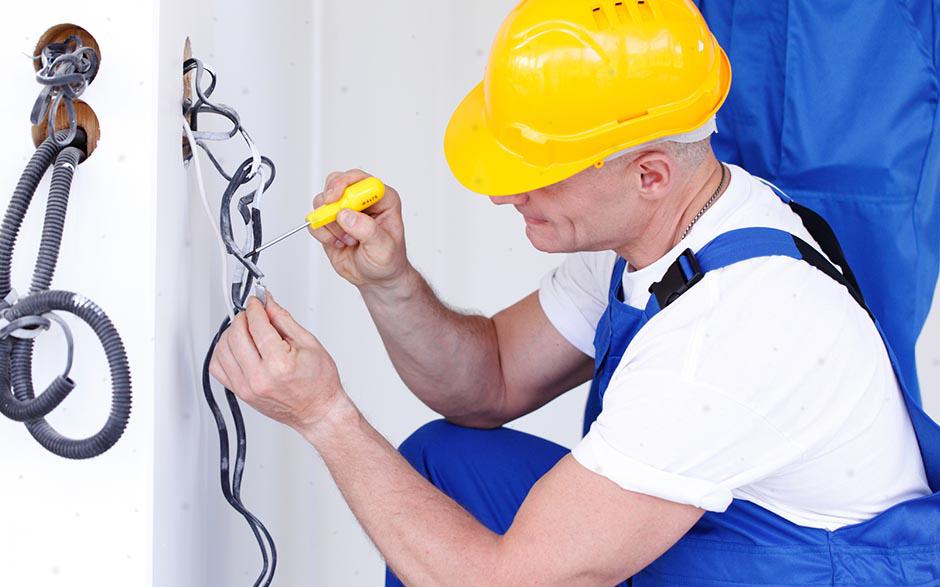 électricien dans le bâtiment Ris-Orangis